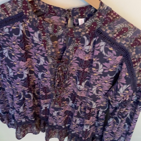 Xhilaration Floral Long Sleeve Peplum Boho Top, Size Medium - Picture 7 of 12
